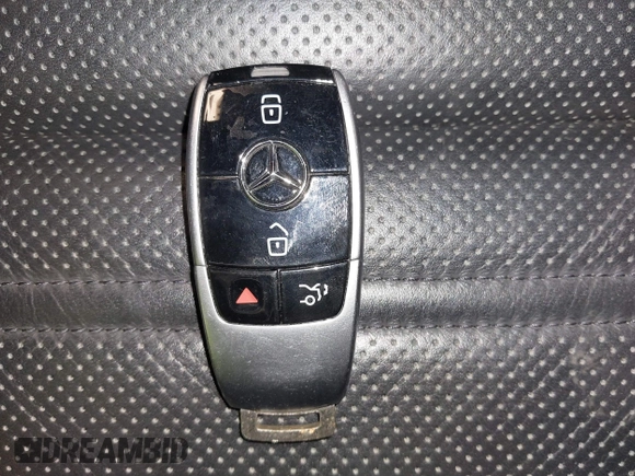 2019 Mercedes-Benz E 53 AMG with VIN WDD1K6BBXKF098282, listed as a IAAI auction lot 41482524 with 29,505 mi miles and . Bid and sale history available at DreamBid. Image 11.