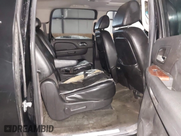 2007 GMC Yukon XL SLT with VIN 1GKFK16377R203165, listed as a IAAI auction lot 41622346 with 315,618 mi miles. Bid and sale history available at carsss.com. Image 8.