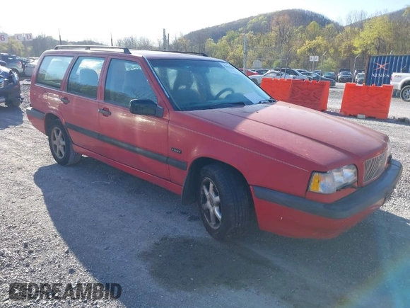 1996 Volvo 850 с VIN YV1LW554XT2220673, выставлен на аукционе IAAI как лот 42041457 с пробегом 217 638 миль миль и . История ставок и продаж доступна на DreamBid. Изображение 1.