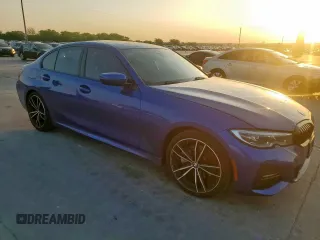 2021 BMW 3 Series 330i z VIN 3MW5R1J08M8B56862, wystawiony jako Copart lot #52976585 z przebiegiem 41 867 mil mil oraz Czysty tytuł • Clean title. Historia ofert i sprzedaży dostępna na DreamBid. Obrazek 4.