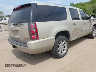 2008 GMC Yukon XL z VIN 1GKFK66878J168801, wystawiony jako IAAI lot #42270097 z przebiegiem 249 455 mil mil oraz . Historia ofert i sprzedaży dostępna na DreamBid. Obrazek 4.