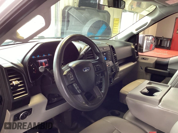 2017 Ford F-150 XL z VIN 1FTFX1EF3HFA12841, wystawiony jako IAAI lot #42414523 z przebiegiem 170 527 mil mil oraz . Historia ofert i sprzedaży dostępna na DreamBid. Obrazek 5.