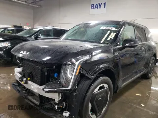 2024 Kia EV9 Land with VIN KNDADFS56R6025029, listed as a Copart auction lot 77346754 with 829 mi miles and Salvage Title. Bid and sale history available at carsss.com. Image 1.