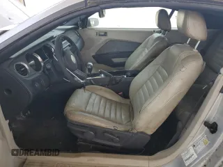 2010 Ford Mustang V6 с VIN 1ZVBP8EN8A5168378, выставлен на аукционе Copart как лот 59403315 с пробегом 221 679 миль миль и Чистый • Clean title. История ставок и продаж доступна на DreamBid. Изображение 7.