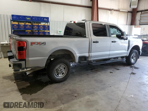 2023 Ford F-250 XL with VIN 1FT8W2BAXPEC99223, listed as a Copart auction lot 56026695 with 33,616 mi miles and Salvage title. Bid and sale history available at DreamBid. Image 3.