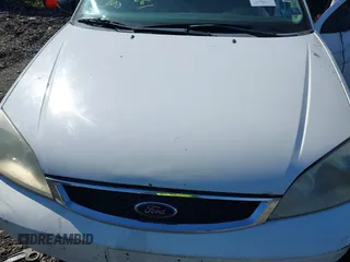 2006 Ford Focus SE with VIN 1FAHP36N96W185700, listed as a IAAI auction lot 41832038 with Not Provided miles and . Bid and sale history available at carsss.com. Image 10.
