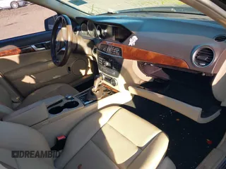 2012 Mercedes-Benz C 300 Sport с VIN WDDGF8BB7CR198950, выставлен на аукционе IAAI как лот 42138119 с пробегом Не указан миль и . История ставок и продаж доступна на DreamBid. Изображение 5.