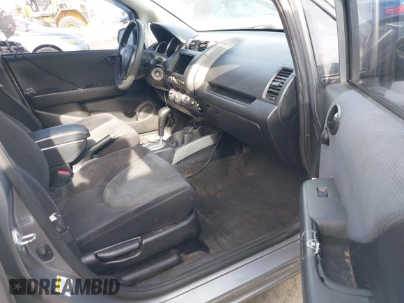 2008 Honda Fit with VIN JHMGD38468S028959, listed as a IAAI auction lot 42042292 with 226,247 mi miles. Bid and sale history available at carsss.com. Image 5.
