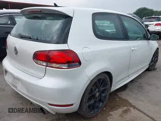 2013 Volkswagen GTI с VIN WVWED7AJ8DW105043, выставлен на аукционе IAAI как лот 42163200 с пробегом 99 065 миль миль и . История ставок и продаж доступна на DreamBid. Изображение 4.