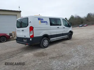 2019 Ford Transit с VIN 1FTYR1ZM8KKB50045, выставлен на аукционе IAAI как лот 41467897 с пробегом 106 525 миль миль и . История ставок и продаж доступна на DreamBid. Изображение 4.
