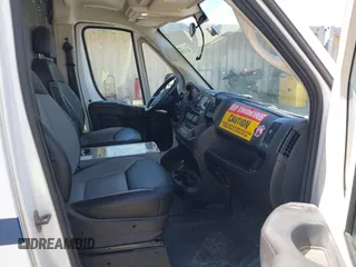 2018 Ram ProMaster Cargo z VIN 3C6URVHG3JE116329, wystawiony jako IAAI lot #42331735 z przebiegiem 161 377 mil mil oraz . Historia ofert i sprzedaży dostępna na DreamBid. Obrazek 5.