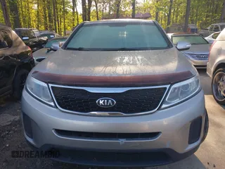 2014 Kia Sorento LX with VIN 5XYKT4A63EG428463, listed as a IAAI auction lot 41982573 with 171,349 mi miles. Bid and sale history available at carsss.com. Image 6.