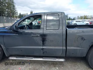 2008 Dodge Dakota с VIN 1D7HW32KX8S560888, выставлен на аукционе IAAI как лот 42025097 с пробегом 46 639 миль миль и . История ставок и продаж доступна на DreamBid. Изображение 14.