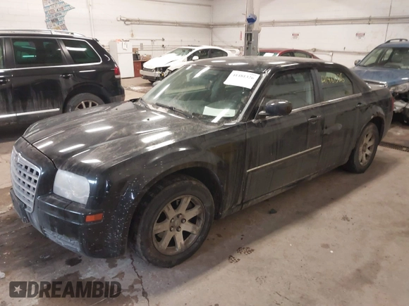2007 Chrysler 300 with VIN 2C3LA43R17H860639, listed as a IAAI auction lot 41481326 with 163,837 mi miles. Bid and sale history available at carsss.com. Image 17.