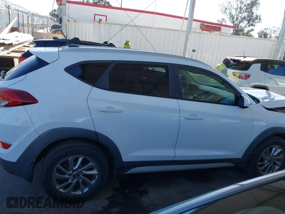 2017 Hyundai Tucson SE with VIN KM8J33A43HU464978, listed as a IAAI auction lot 41655832 with 135,359 mi miles. Bid and sale history available at carsss.com. Image 14.