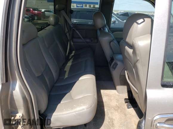 2003 GMC Sierra Denali z VIN 2GTFK69U831158334, wystawiony jako Copart lot #66320714 z przebiegiem Nie podano mil oraz Szkody całkowita. Historia ofert i sprzedaży dostępna na DreamBid. Obrazek 10.