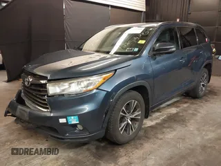 2016 Toyota Highlander XLE z VIN 5TDJKRFH8GS326488, wystawiony jako IAAI lot #42254990 z przebiegiem 120 382 mil mil oraz . Historia ofert i sprzedaży dostępna na DreamBid. Obrazek 2.