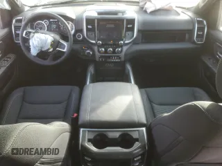 2025 Ram 1500 Big Horn z VIN 1C6SRFFP7SN564845, wystawiony jako Copart lot #47584565 z przebiegiem 2 726 mil mil oraz Szkoda całkowita • Salvage title. Historia ofert i sprzedaży dostępna na DreamBid. Obrazek 8.