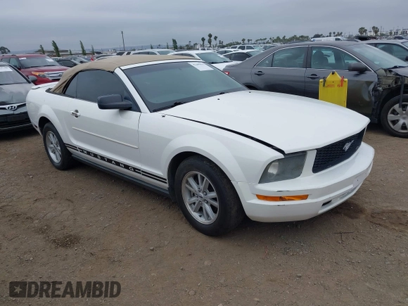 2007 Ford Mustang Deluxe z VIN 1ZVFT84N575265691, wystawiony jako IAAI lot #42385616 z przebiegiem 119 055 mil mil oraz . Historia ofert i sprzedaży dostępna na DreamBid. Obrazek 1.