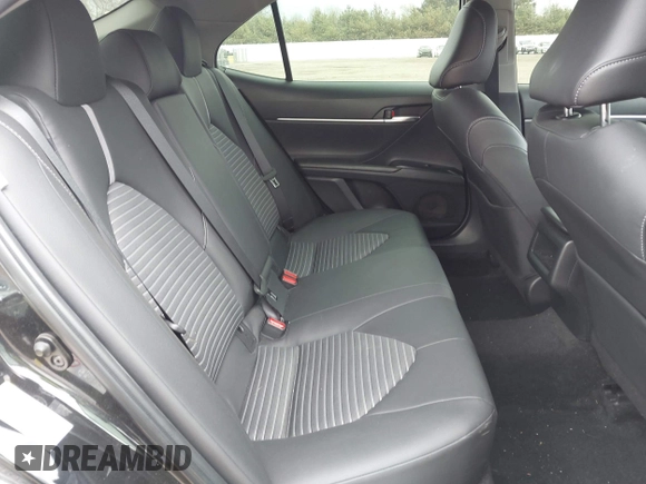 2018 Toyota Camry LE z VIN JTNB11HK6J3005121, wystawiony jako IAAI lot #42065784 z przebiegiem 114 907 mil mil oraz . Historia ofert i sprzedaży dostępna na DreamBid. Obrazek 8.