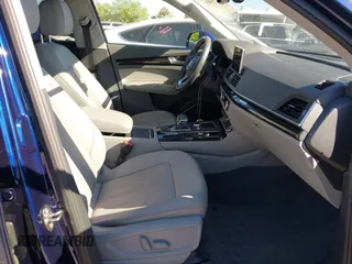 2019 Audi Q5 Prestige with VIN WA1CNAFY4K2021839, listed as a IAAI auction lot 41764032 with 30,704 mi miles. Bid and sale history available at carsss.com. Image 5.