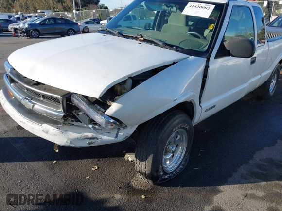 2001 Chevrolet S-10 LS with VIN 1GCCS195X1K143328, listed as a IAAI auction lot 41420982 with 282,852 mi miles and . Bid and sale history available at DreamBid. Image 6.