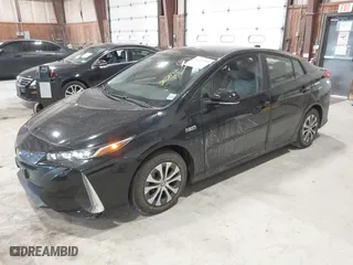 2022 Toyota Prius Prime LE with VIN JTDKAMFP5N3223139, listed as a IAAI auction lot 41700384 with NaN miles. Bid and sale history available at carsss.com. Image 17.