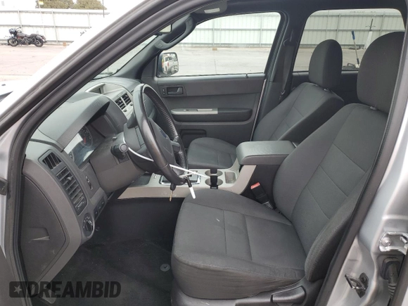 2011 Ford Escape XLT с VIN 1FMCU9DG8BKC62302, выставлен на аукционе Copart как лот 58240715 с пробегом 159 739 миль миль и Списание • Salvage title. История ставок и продаж доступна на DreamBid. Изображение 7.