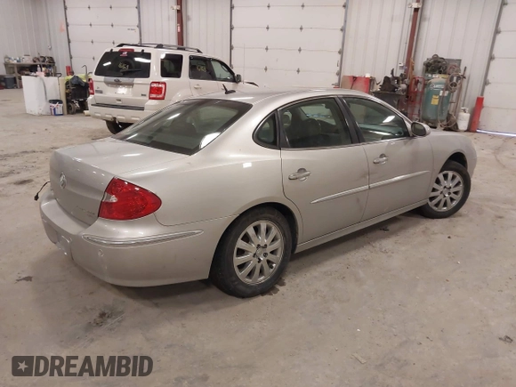 2008 Buick LaCrosse CXL with VIN 2G4WD582181278869, listed as a IAAI auction lot 41734181 with 152,518 mi miles. Bid and sale history available at carsss.com. Image 4.