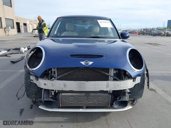 2014 MINI Cooper Hardtop S with VIN WMWXM7C51ET987925, listed as a IAAI auction lot 41709619 with NaN miles. Bid and sale history available at carsss.com. Image 13.