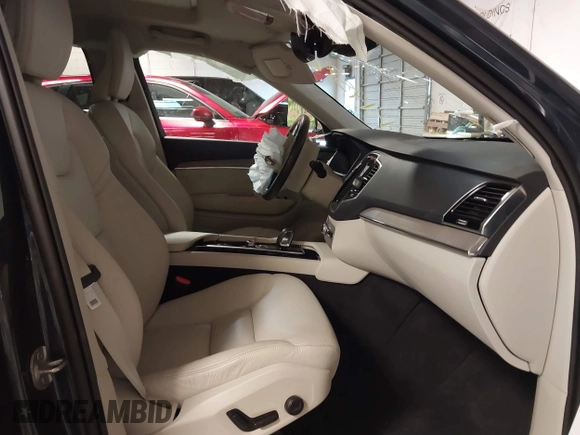2024 Volvo XC90 Plus Bright Theme with VIN YV4062PE1R1157343, listed as a IAAI auction lot 41314576 with 24,163 mi miles. Bid and sale history available at carsss.com. Image 5.