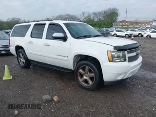 2007 Chevrolet Suburban LTZ with VIN 3GNFK16357G270799, listed as a IAAI auction lot 41966944 with 236,792 mi miles. Bid and sale history available at carsss.com. Image 1.