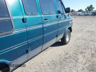 1995 Chevrolet Chevy Van с VIN 1GBEG25K4SF160636, выставлен на аукционе IAAI как лот 42537984 с пробегом 152 069 миль миль и . История ставок и продаж доступна на DreamBid. Изображение 14.