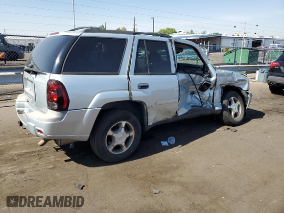 2007 Chevrolet TrailBlazer LS with VIN 1GNDT13S772262485, listed as a Copart auction lot 74128274 with 154,369 mi miles and Non Repairable. Bid and sale history available at carsss.com. Image 3.