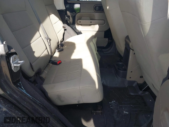 2008 Jeep Wrangler Unlimited Sahara with VIN 1J4GB59118L522013, listed as a IAAI auction lot 41644487 with 227,176 mi miles and . Bid and sale history available at DreamBid. Image 8.