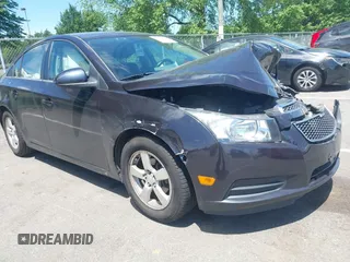 2014 Chevrolet Cruze 1LT z VIN 1G1PC5SB6E7289393, wystawiony jako IAAI lot #42318564 z przebiegiem 77 660 mil mil oraz . Historia ofert i sprzedaży dostępna na DreamBid. Obrazek 1.
