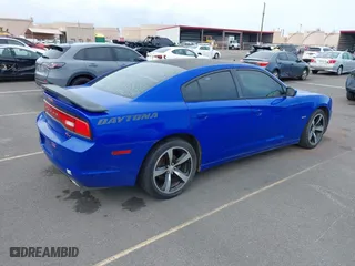 2013 Dodge Charger RT Max with VIN 2C3CDXCT6DH715161, listed as a IAAI auction lot 41831964 with 121,077 mi miles. Bid and sale history available at carsss.com. Image 4.