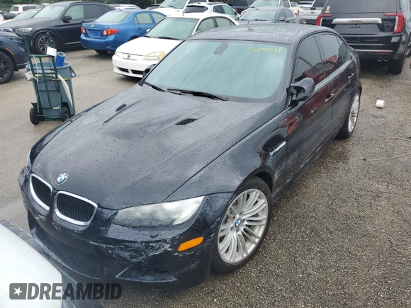 2011 BMW M3 z VIN WBSPM9C50BE203757, wystawiony jako Copart lot #74081084 z przebiegiem Nie podano mil oraz Szkoda całkowita • Salvage title. Historia ofert i sprzedaży dostępna na DreamBid. Obrazek 5.