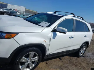 2013 Kia Sorento EX with VIN 5XYKUDA26DG411648, listed as a IAAI auction lot 41878842 with 87,631 mi miles. Bid and sale history available at carsss.com. Image 14.