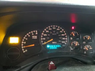 2001 Chevrolet Silverado 1500 LT with VIN 1GCEK19TX1E212461, listed as a Copart auction lot 45410455 with 228,556 mi miles and Clean Title. Bid and sale history available at carsss.com. Image 9.