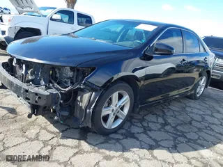 2014 Toyota Camry Hybrid LE with VIN 4T1BD1FK3EU117305, listed as a IAAI auction lot 41514217 with 141,081 mi miles. Bid and sale history available at carsss.com. Image 18.