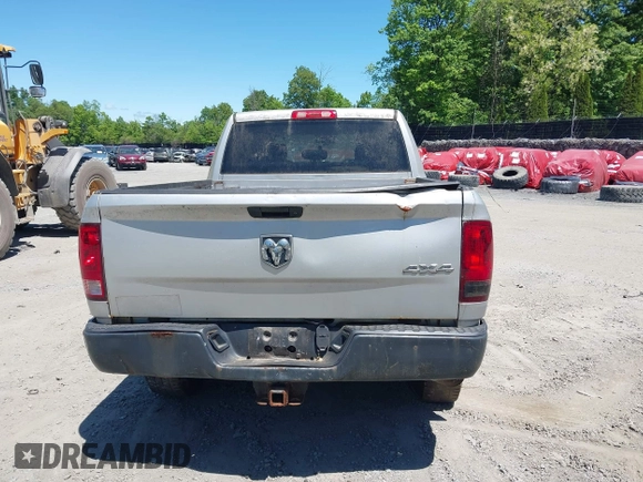 2014 Ram 2500 Tradesman z VIN 3C6TR5CT7EG186099, wystawiony jako IAAI lot #42317585 z przebiegiem 309 687 mil mil oraz . Historia ofert i sprzedaży dostępna na DreamBid. Obrazek 16.