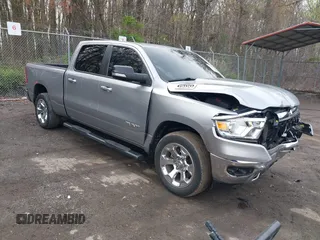 2022 Ram 1500 Big Horn z VIN 1C6SRFMT6NN366424, wystawiony jako IAAI lot #41958267 z przebiegiem 72 896 mil mil oraz . Historia ofert i sprzedaży dostępna na DreamBid. Obrazek 1.