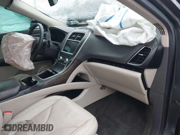 2018 Lincoln MKX Select with VIN 2LMPJ8KR9JBL17605, listed as a IAAI auction lot 41519841 with 44,143 mi miles. Bid and sale history available at carsss.com. Image 5.