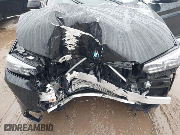 2023 BMW X4 xDrive30i z VIN 5UX33DT05P9R43464, wystawiony jako IAAI lot #41507571 z przebiegiem 32 914 mil mil oraz . Historia ofert i sprzedaży dostępna na DreamBid. Obrazek 6.