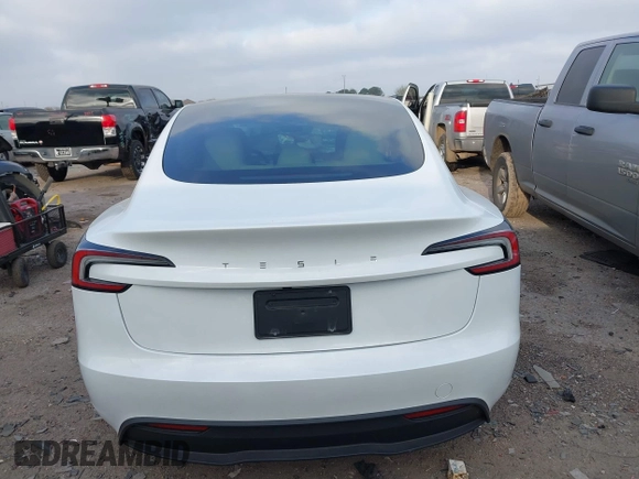 2024 Tesla Model 3 z VIN 5YJ3E1EA7RF866167, wystawiony jako IAAI lot #41785785 z przebiegiem 4 607 mil mil oraz . Historia ofert i sprzedaży dostępna na DreamBid. Obrazek 16.