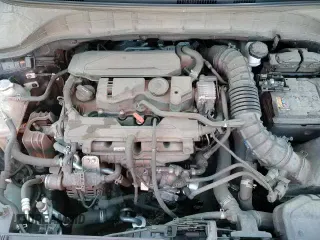 2022 Hyundai Kona Limited z VIN KM8K5CA30NU869424, wystawiony jako Copart lot #55757205 z przebiegiem 69 478 mil mil oraz Szkoda całkowita • Salvage title. Historia ofert i sprzedaży dostępna na DreamBid. Obrazek 15.