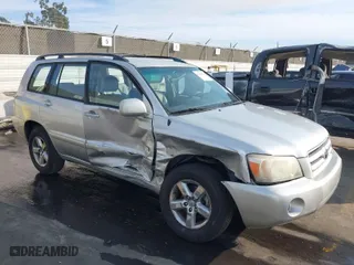 2007 Toyota Highlander with VIN JTEGD21A070165381, listed as a IAAI auction lot 41402061 with 157,091 mi miles. Bid and sale history available at carsss.com. Image 1.