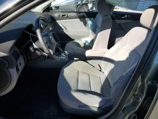 2003 Volkswagen Passat GLS with VIN WVWPD63B23P251682, listed as a Copart auction lot 87305174 with 147,235 mi miles and Salvage Title. Bid and sale history available at carsss.com. Image 7.