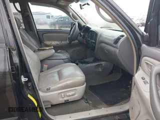 2007 Toyota Sequoia SR5 with VIN 5TDZT34A87S296251, listed as a IAAI auction lot 42025210 with 259,893 mi miles. Bid and sale history available at carsss.com. Image 5.